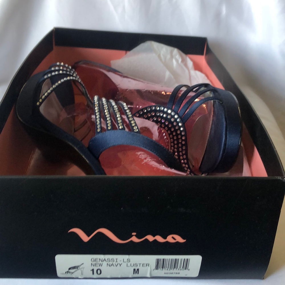 Navy blue heel